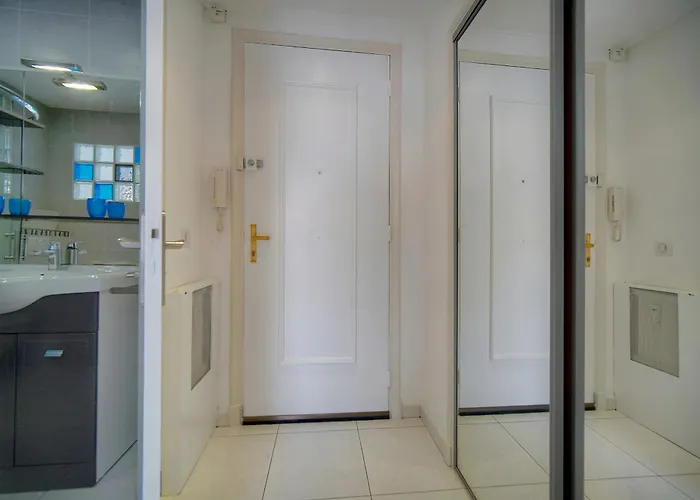 Lumineux Avec Balcon A0b207 Apartman *