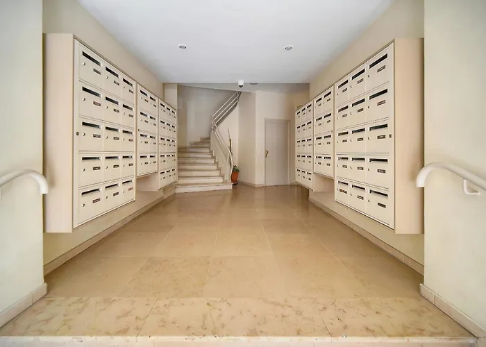 Lumineux Avec Balcon A0b207