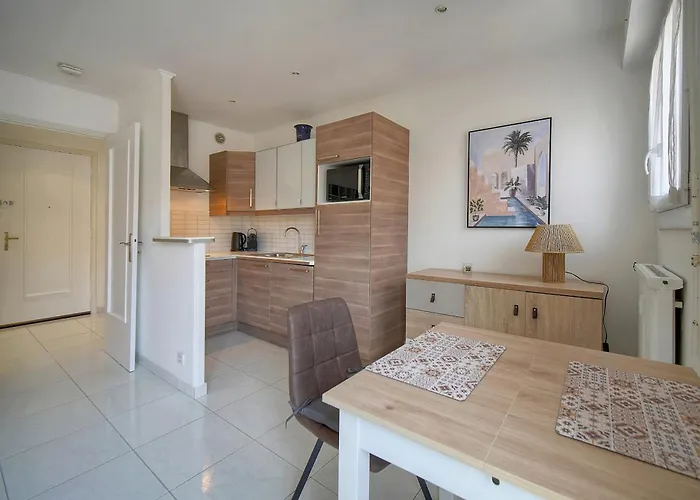 Lumineux Avec Balcon A0b207